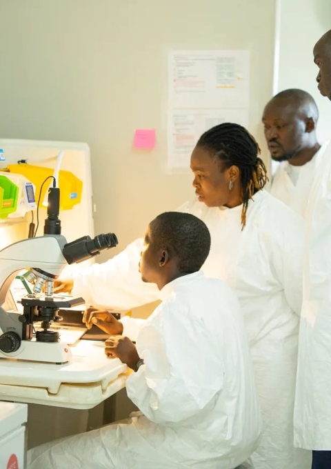 To address antimicrobial resistance, MSF launched its “Mini-Lab” initiative in Bentiu, Unity State, South Sudan. Mini-Lab is a transportable, self-contained, quality-assured, bacteriology laboratory that will significantly improve diagnosis relevance and treatment effectiveness. 