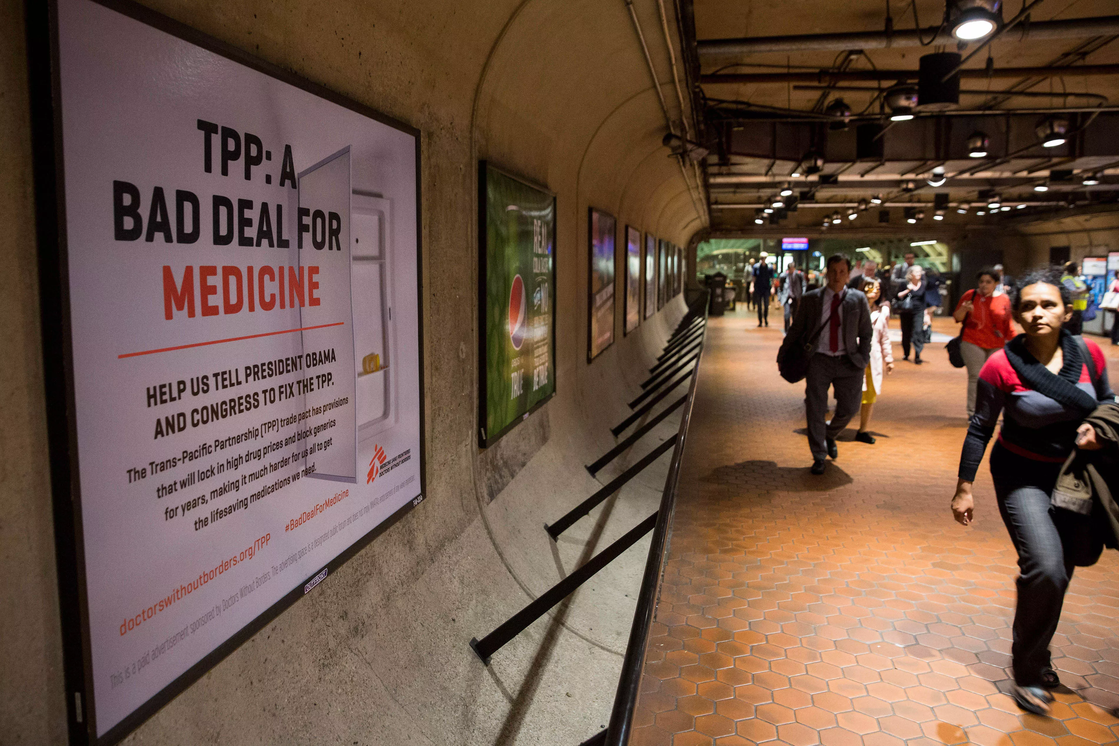 Metro advertisements for Doctors Without Borders, photos by Drew Angerer