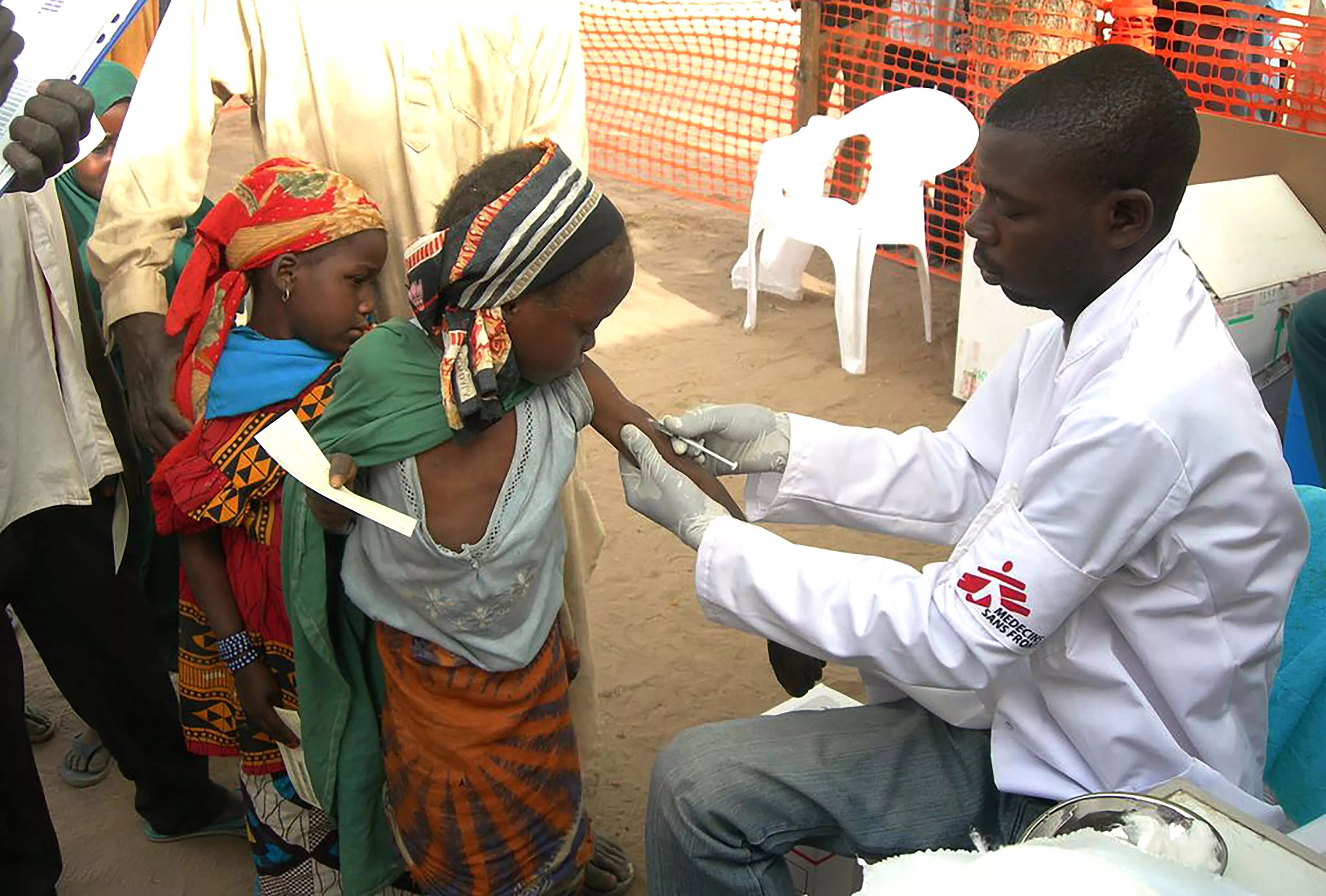 2008 - MSF teams vaccinated children between six months and 15 years of age in Zinder and Maradi.