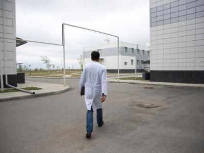 MSF doctor Animesh Sinha at the the Republican TB Dispensary in Grozny, Chechnya