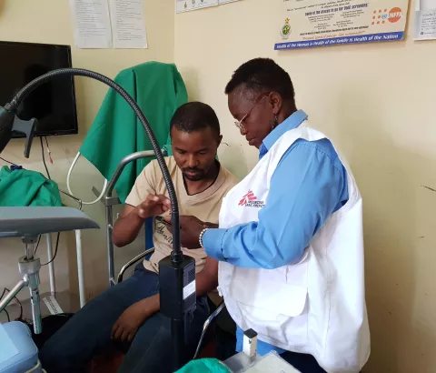 Dr Tapiwa Mupepe and MSF Nurse Mentor Sister Mercy Mandizvo reviewing a client’s VIAC image before performing LEEP at Gutu Rural Hospital.